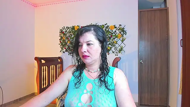 yuya ss online show from February 15, 2026, 2:27 pm