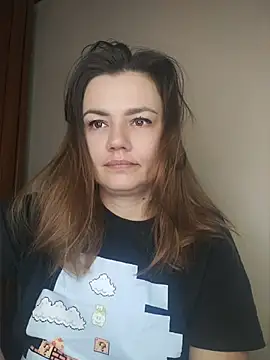 KrissSexi online show from April 13, 2026, 4:27 am