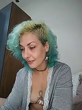 Snapshot of MariLouM chatting on May 14, 2026, 6:27 pm MariLouM online show from May 14, 2026, 6:27 pm