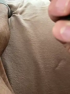 mihaixxx1 online show from April 7, 2026, 9:44 am