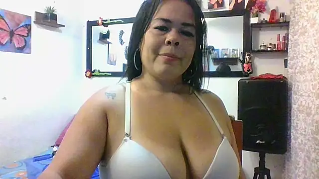 Snapshot of ChiaraFioree chatting on September 9, 2025, 9:57 pm ChiaraFioree online show from September 9, 2025, 9:57 pm