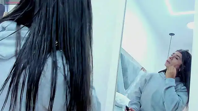 Snapshot of ZiaCalifa chatting on November 21, 2025, 11:42 am ZiaCalifa online show from November 21, 2025, 11:42 am