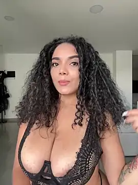 Mariecurl online show from April 19, 2026, 7:38 pm