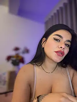 Snapshot of Insane_Issa chatting on January 30, 2025, 11:24 pm Insane Issa online show from January 30, 2025, 11:24 pm