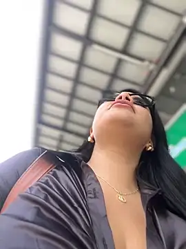 Snapshot of Insane_Issa chatting on March 13, 2025, 6:45 pm Insane Issa online show from March 13, 2025, 6:45 pm