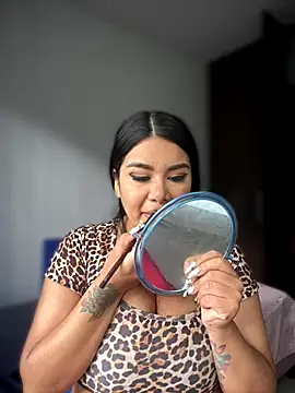 Insane Issa online show from December 2, 2025, 2:19 pm