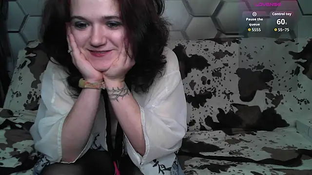 Naomi Robbins Love online show from October 14, 2025, 8:48 am