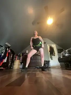 SummerBlueMoon online show from March 4, 2026, 10:17 pm