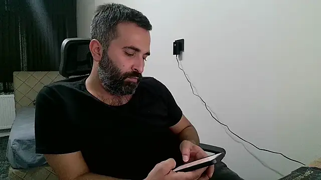 Snapshot of tgltplsr chatting on October 30, 2025, 11:01 pm tgltplsr online show from October 30, 2025, 11:01 pm