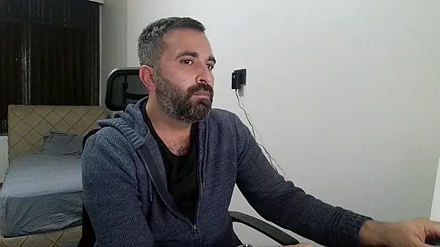 Snapshot of tgltplsr chatting on November 13, 2025, 10:35 pm tgltplsr online show from November 13, 2025, 10:35 pm