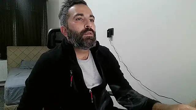 Snapshot of tgltplsr chatting on November 4, 2025, 9:40 pm tgltplsr online show from November 4, 2025, 9:40 pm