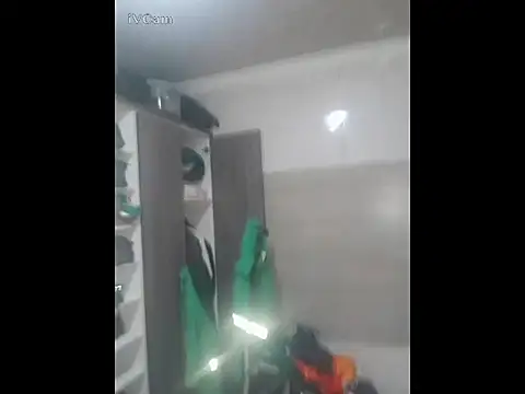 Snapshot of Stormward chatting on December 22, 2025, 10:48 am Stormward online show from December 22, 2025, 10:48 am