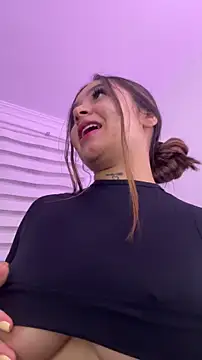 Snapshot of LunaBaker-1 chatting on February 26, 2026, 6:02 am LunaBaker-1 online show from February 26, 2026, 6:02 am