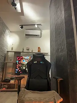 Snapshot of LunaBaker-1 chatting on November 25, 2025, 8:42 pm LunaBaker-1 online show from November 25, 2025, 8:42 pm