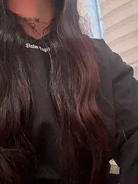 Snapshot of LunaBaker-1 chatting on November 27, 2025, 8:09 pm LunaBaker-1 online show from November 27, 2025, 8:09 pm