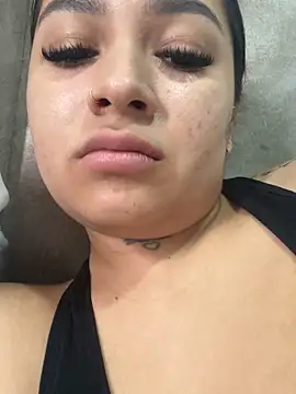 Snapshot of LunaBaker-1 chatting on November 14, 2025, 6:22 pm LunaBaker-1 online show from November 14, 2025, 6:22 pm