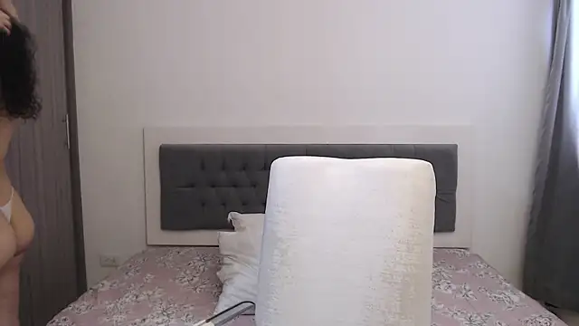 MIYESSI online show from October 23, 2025, 5:55 pm