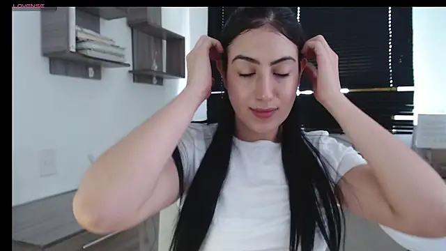 MIYESSI online show from March 8, 2025, 7:42 pm