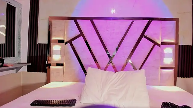 Snapshot of Athenea_Mills chatting on March 3, 2026, 6:48 pm Athenea Mills online show from March 3, 2026, 6:48 pm