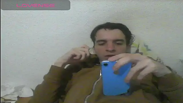 Snapshot of Tombgy07 chatting on March 18, 2025, 8:16 pm Tombgy07 online show from March 18, 2025, 8:16 pm