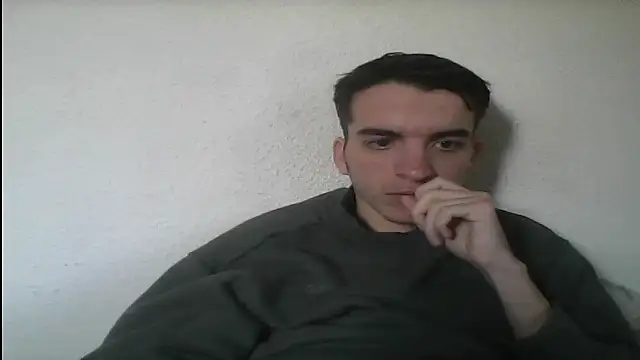 Snapshot of Tombgy07 chatting on February 14, 2025, 3:05 pm Tombgy07 online show from February 14, 2025, 3:05 pm