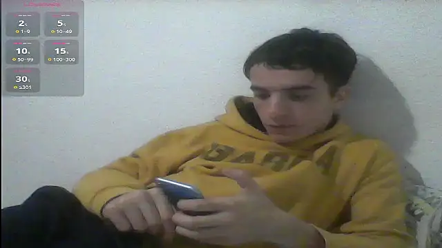 Snapshot of Tombgy07 chatting on March 12, 2025, 8:31 pm Tombgy07 online show from March 12, 2025, 8:31 pm