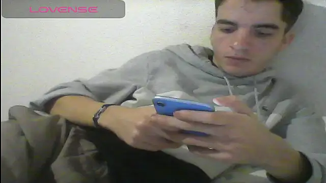 Snapshot of Tombgy07 chatting on February 3, 2025, 9:39 pm Tombgy07 online show from February 3, 2025, 9:39 pm