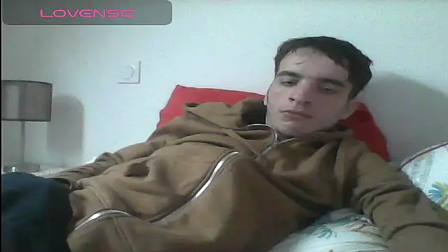 Snapshot of Tombgy07 chatting on February 21, 2025, 3:32 pm Tombgy07 online show from February 21, 2025, 3:32 pm