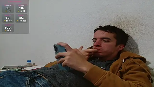 Snapshot of Tombgy07 chatting on September 26, 2025, 7:43 pm Tombgy07 online show from September 26, 2025, 7:43 pm