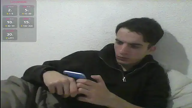 Snapshot of Tombgy07 chatting on March 5, 2025, 8:10 pm Tombgy07 online show from March 5, 2025, 8:10 pm