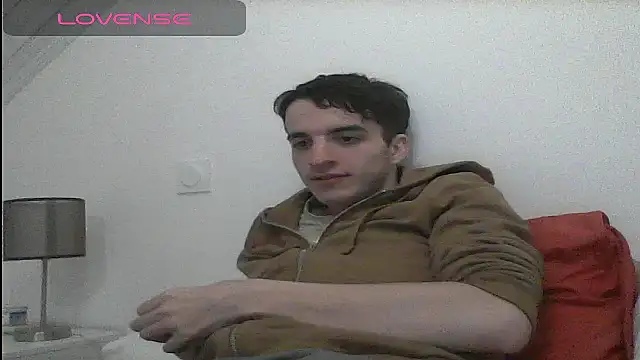 Snapshot of Tombgy07 chatting on February 26, 2025, 10:36 pm Tombgy07 online show from February 26, 2025, 10:36 pm