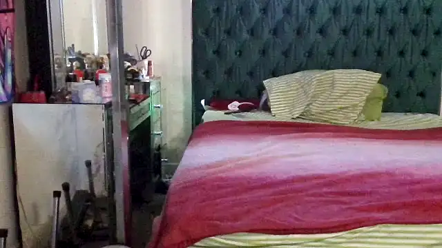 Snapshot of YasmineMinaj chatting on November 2, 2025, 6:46 pm YasmineMinaj online show from November 2, 2025, 6:46 pm