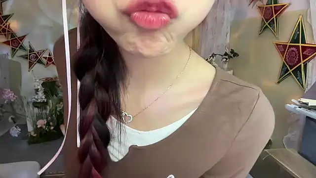 Snapshot of Your-Sunshine chatting on September 22, 2025, 6:36 pm Your-Sunshine online show from September 22, 2025, 6:36 pm