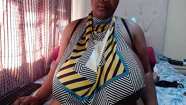 CHOCOLATEDARKBUSTYX online show from May 29, 2026, 2:12 pm