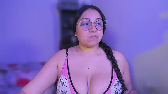 Soysofiarodrigu online show from March 9, 2025, 8:31 pm