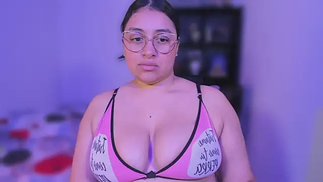 Soysofiarodrigu online show from March 9, 2025, 4:55 pm