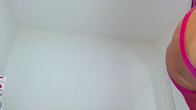 Snapshot of sashacreamy_ chatting on November 20, 2025, 5:41 am sashacreamy online show from November 20, 2025, 5:41 am