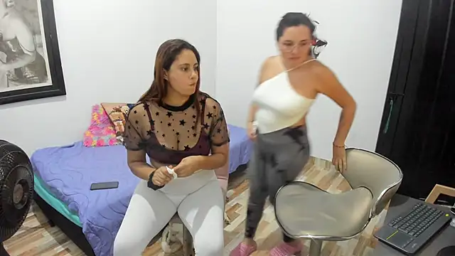  girls on fire  online show from November 14, 2025, 11:30 pm