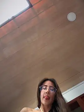 Snapshot of lauravasquez chatting on February 18, 2025, 5:31 pm lauravasquez online show from February 18, 2025, 5:31 pm