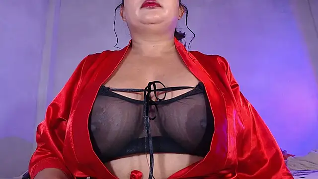 Snapshot of NadiaWhite chatting on December 2, 2025, 10:17 am NadiaWhite online show from December 2, 2025, 10:17 am