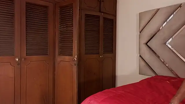 Raven foxter1 online show from September 20, 2025, 6:57 pm