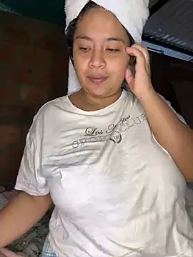 Snapshot of moncerrat_luna chatting on February 12, 2025, 5:16 pm moncerrat luna online show from February 12, 2025, 5:16 pm