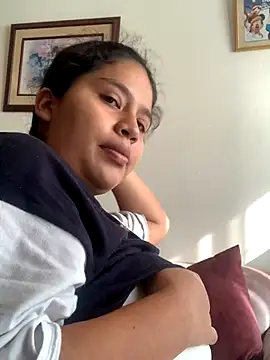 Snapshot of moncerrat_luna chatting on November 2, 2025, 8:14 pm moncerrat luna online show from November 2, 2025, 8:14 pm