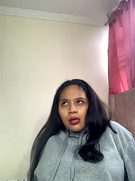 Snapshot of moncerrat_luna chatting on October 11, 2025, 9:05 pm moncerrat luna online show from October 11, 2025, 9:05 pm