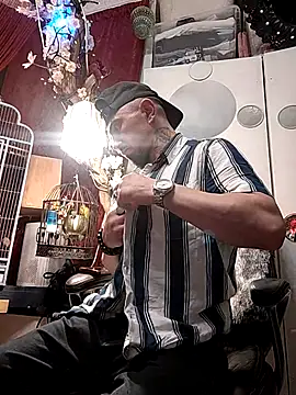 Snapshot of erbod_Johnny chatting on November 6, 2025, 11:09 pm erbod Johnny online show from November 6, 2025, 11:09 pm