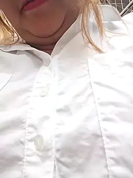 HORNY MATURE25 online show from April 10, 2026, 8:27 pm