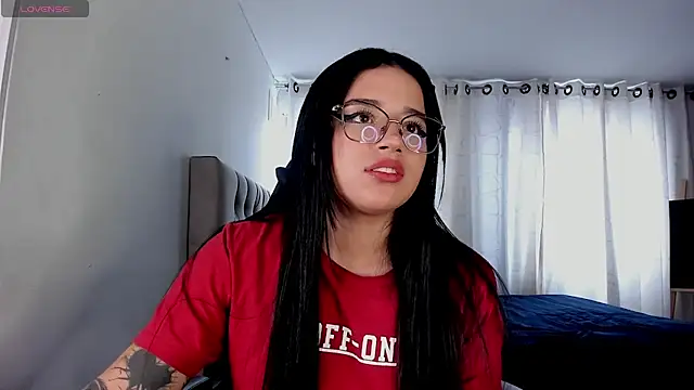 Snapshot of aliice_walker_ chatting on November 6, 2025, 4:44 pm aliice walker online show from November 6, 2025, 4:44 pm