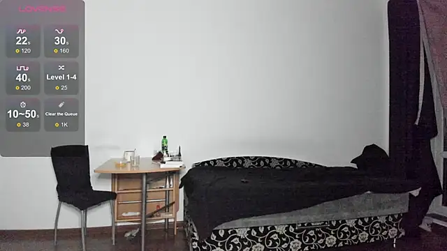 Snapshot of KitsuneRem chatting on October 1, 2025, 7:40 pm KitsuneRem online show from October 1, 2025, 7:40 pm