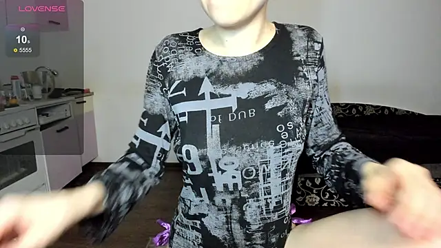 Snapshot of KitsuneRem chatting on September 23, 2025, 8:16 pm KitsuneRem online show from September 23, 2025, 8:16 pm