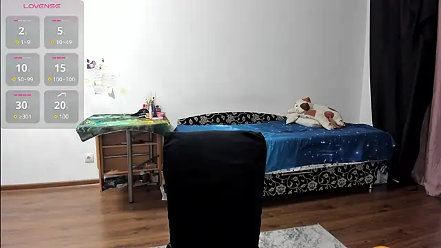 Snapshot of KitsuneRem chatting on December 8, 2024, 8:36 pm KitsuneRem online show from December 8, 2024, 8:36 pm